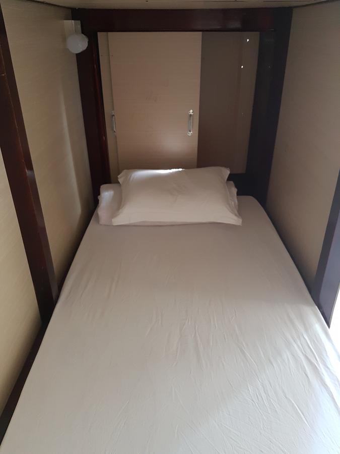 Happy Hostel Vn (Adults Only) Хошимин Екстериор снимка